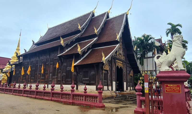 Wat Phan Tao Chiang Mai Temple