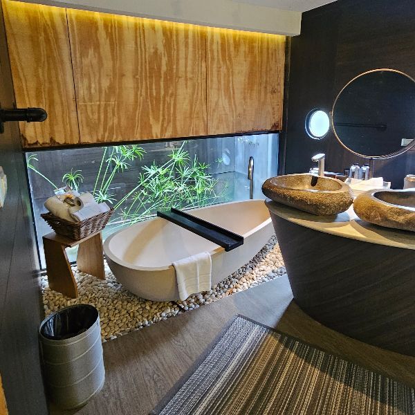 Lux cabin bathroom at Cross River Kwai