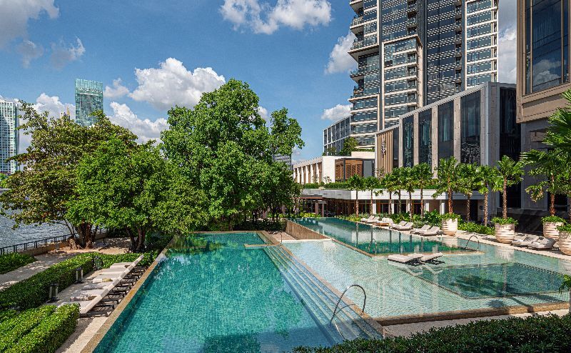 RIver front pool at the four seasons hotel in Bangkok