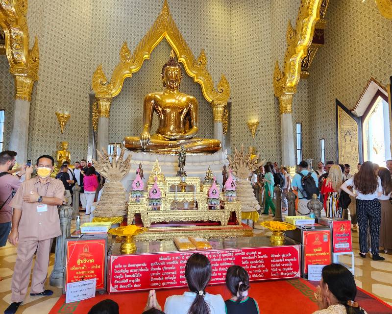 self guided temple tour bangkok