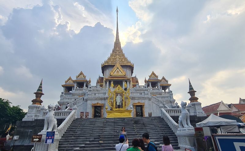self guided temple tour bangkok