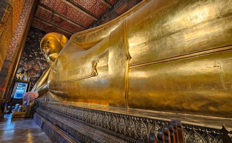 Wat Pho reclining Buddha