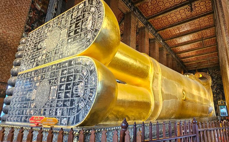 Wat Pho feet 
