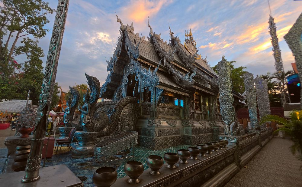 The silver temple in Chiang Mai at sunset on Saturday walking street visit