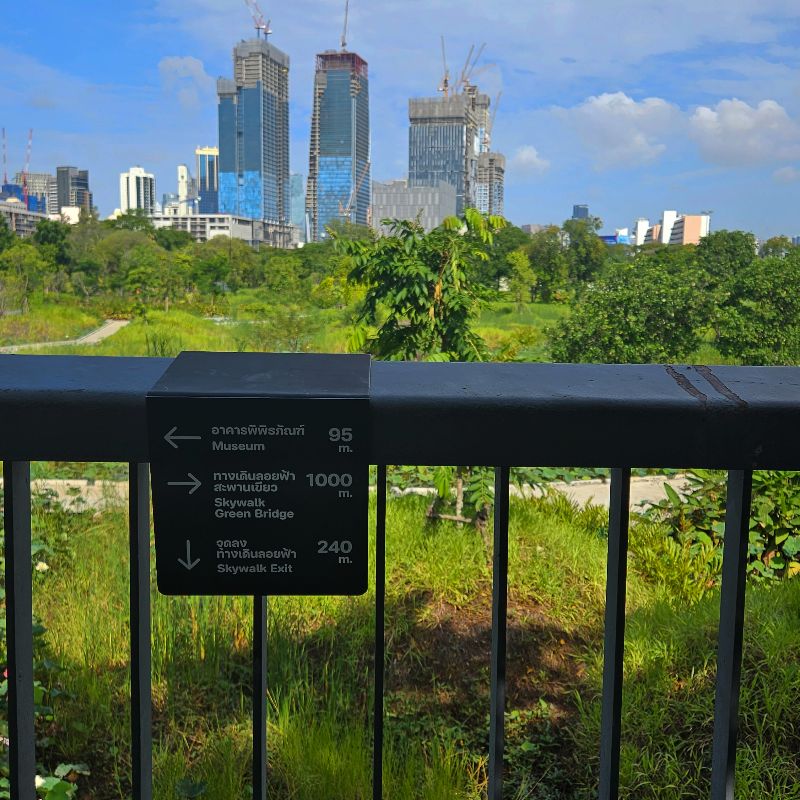 Benjakitti park signs