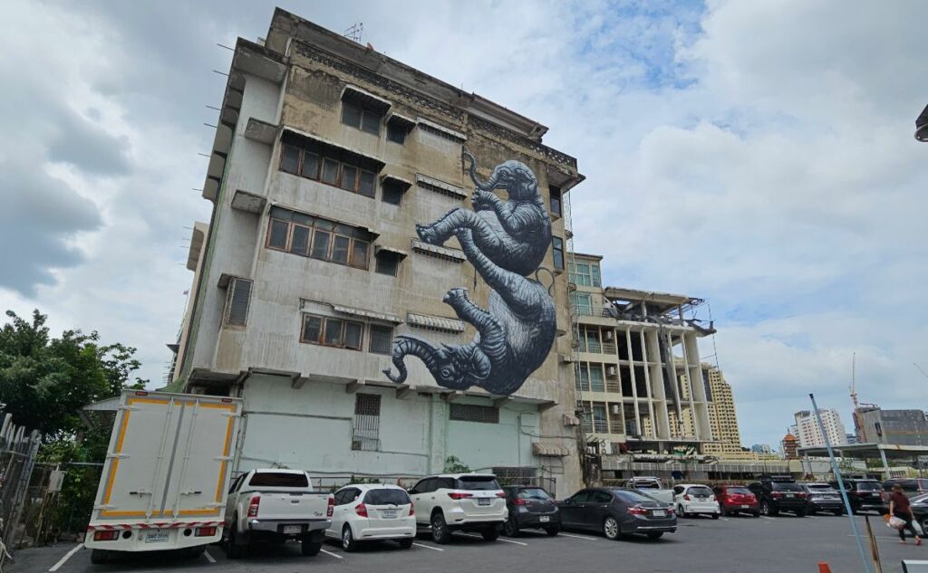 ROA elephants in Bangkok 