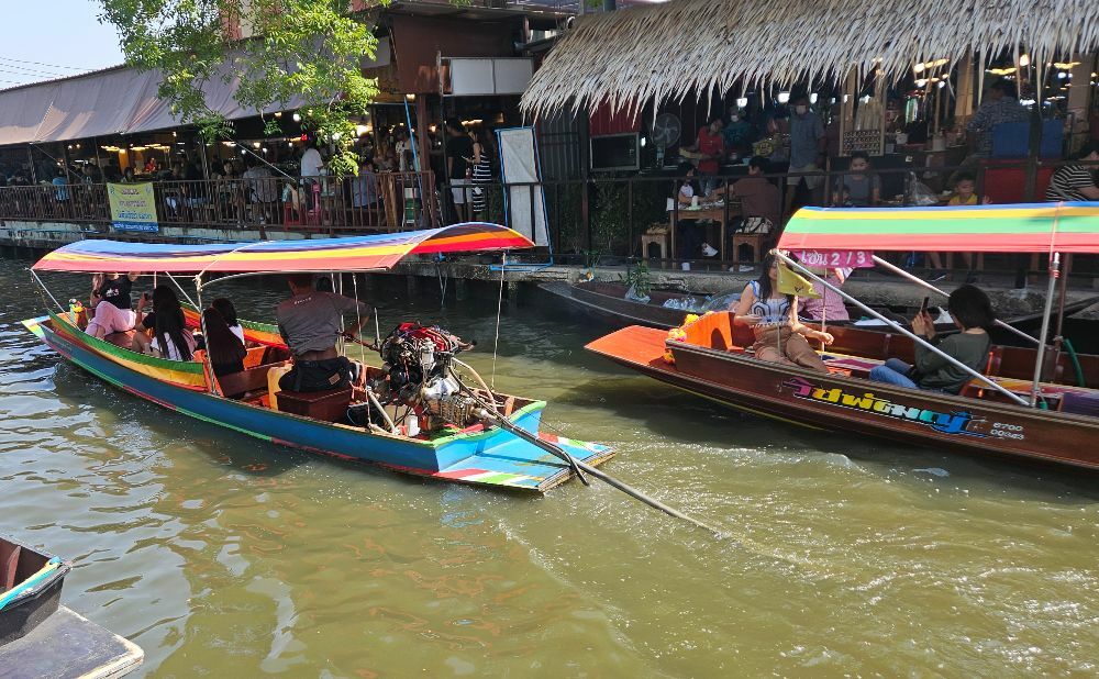 boats at Khlong Lat Mayom Floating Market 