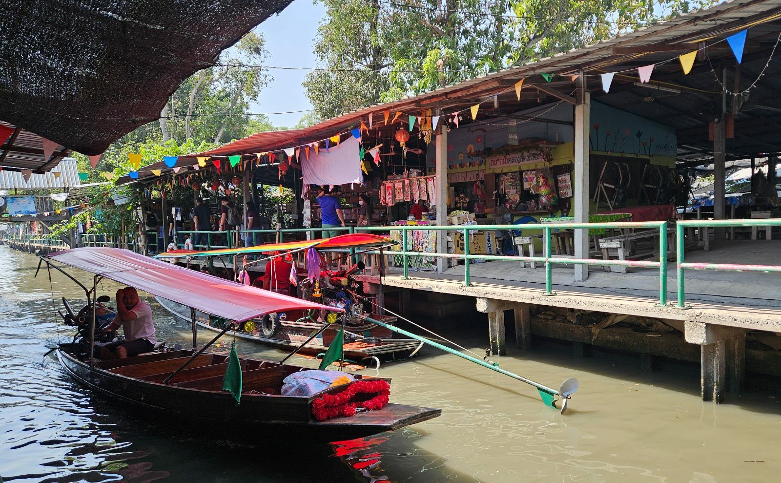 Floating markets in Bangkok