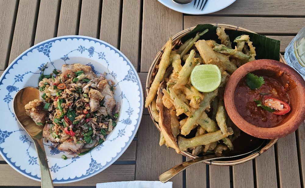 Pork and fried som tum