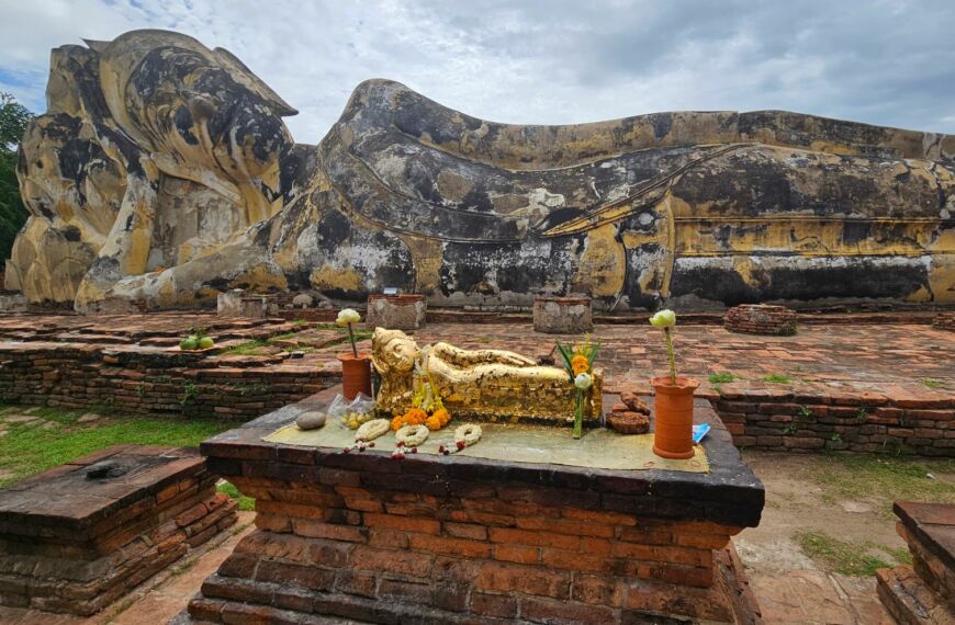 Wat Lokaya Sutha in the Ayutthaya Historical Park