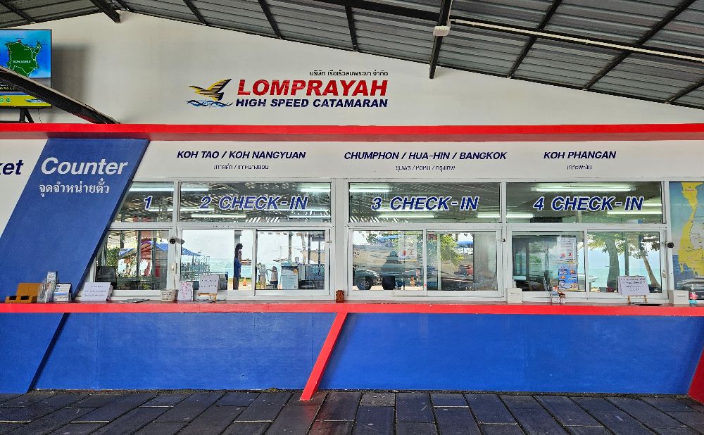 Lomprayah ferry counter in Samui