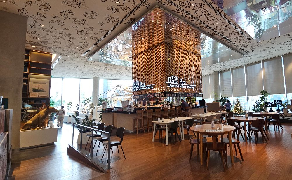 Central Embassy Dining Space