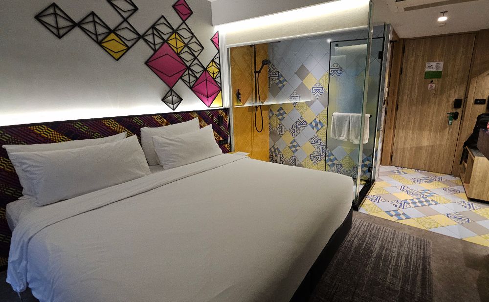 Queen room at Ibis Styles 