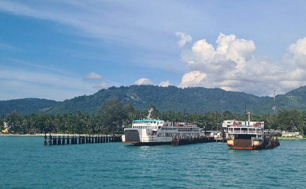 The Raja ferry is one way to go from Hua Hin to Koh Samui