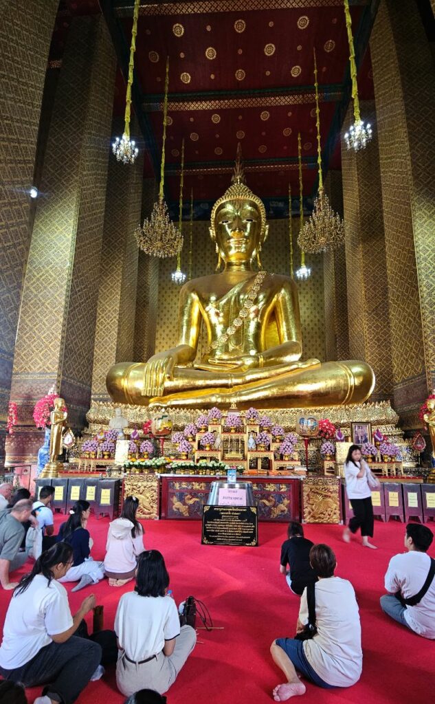 Wat Kalayanamit Woramahawihan Giant Buddha
