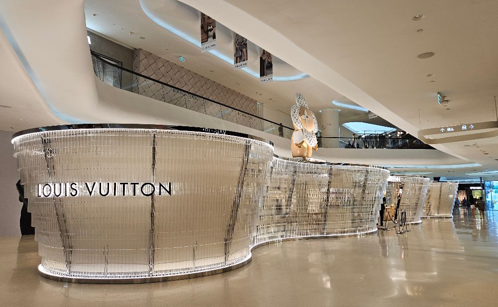 Louis Vuitton Central Embassy - Bangkok shopping itinerary 1