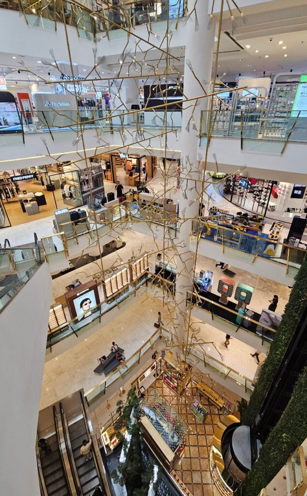 Emporium Mall in Phrom Phong