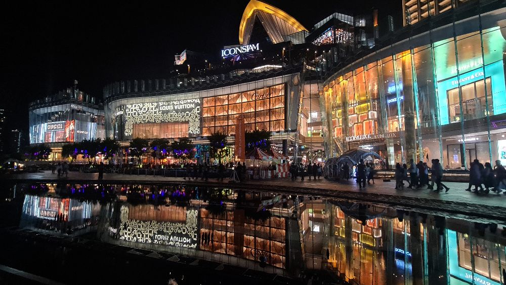 Iconsiam at night