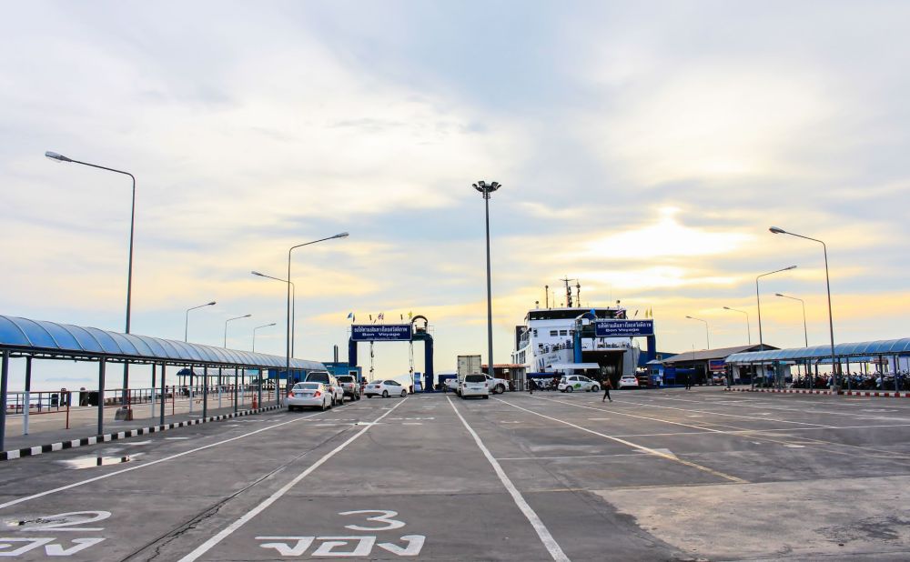Don Sak Ferry Pier